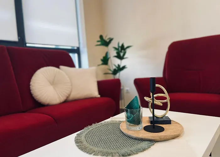 Cherry With 2 Bedrooms *