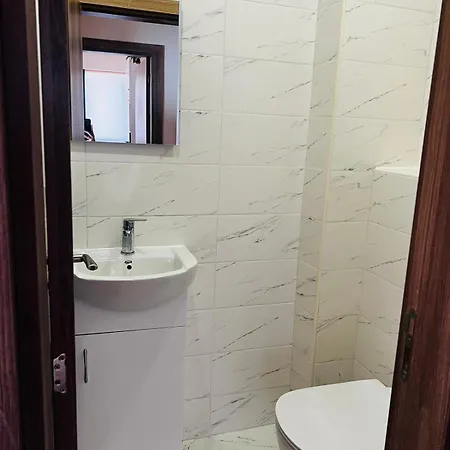 Cherry With 2 Bedrooms *