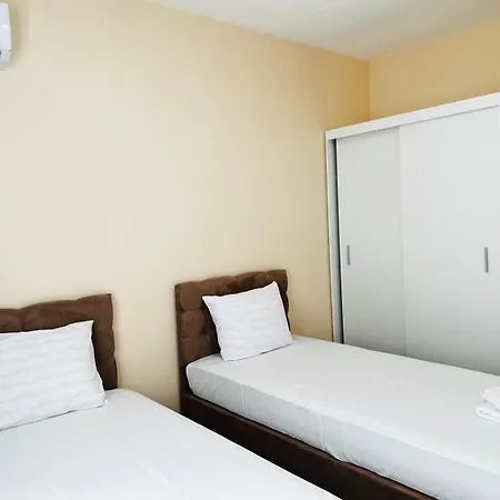 Cherry With 2 Bedrooms *