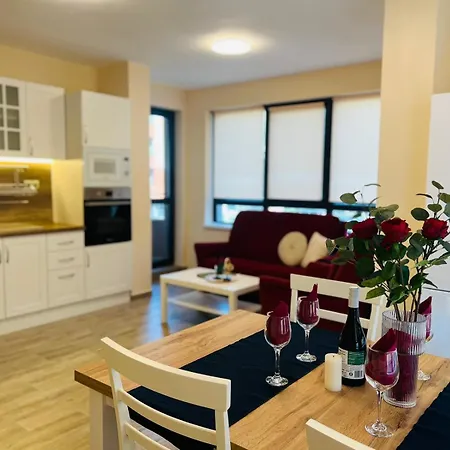 Cherry With 2 Bedrooms *