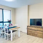 Lägenhet Cherry With 2 Bedrooms Sofia