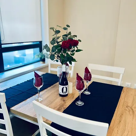 Cherry With 2 Bedrooms * סופיה